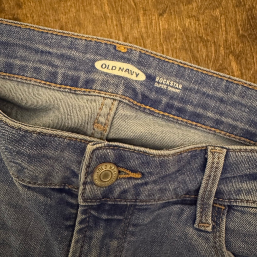 (Selling as set)3 pairs/ Size 2 women’s old navy jeans - Picture 2 of 11